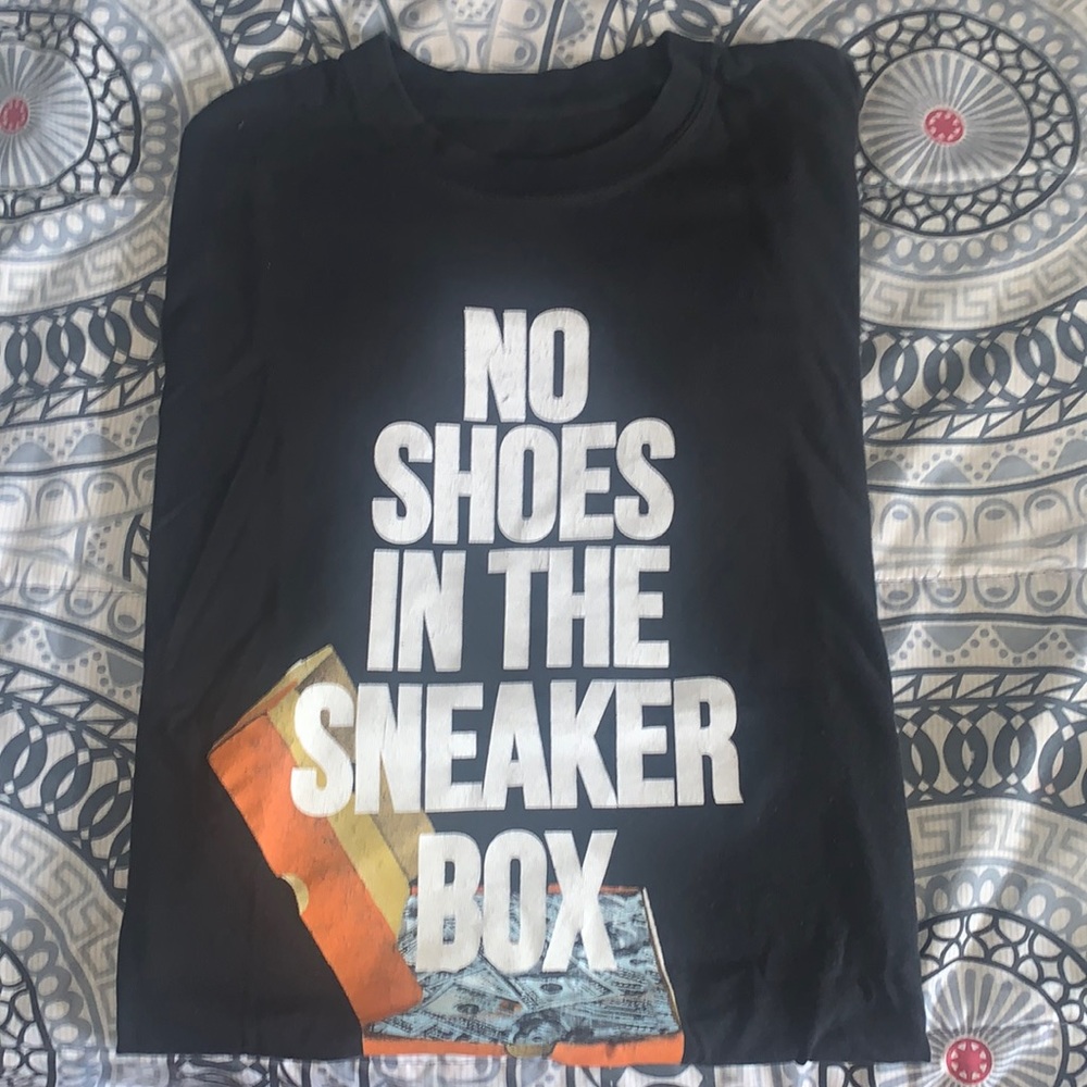 short sleeve t-shirt.